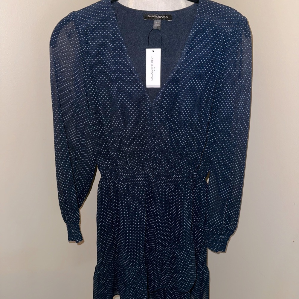 Banana Republic Women’s dress-navy with sheer sleeves. Perfect for the office